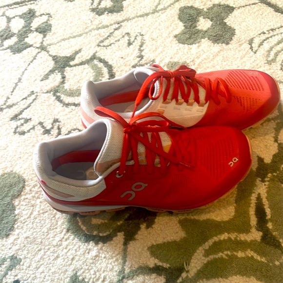 On cloud orange and white🧡🤍 - Picture 2 of 8